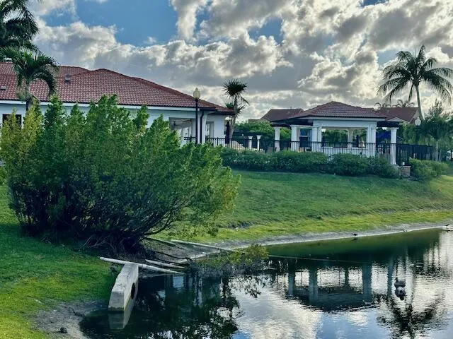 110 Villa Circle, #110