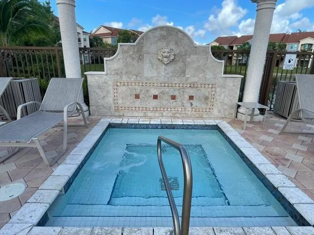 110 Villa Circle, #110