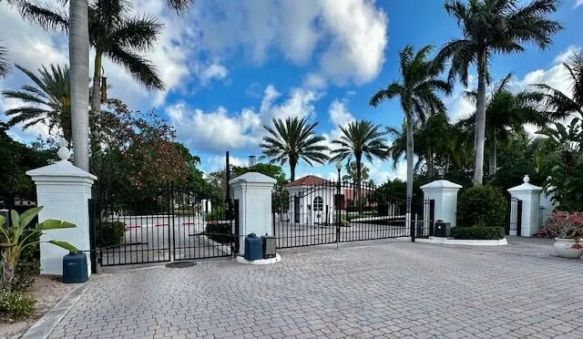 110 Villa Circle, #110