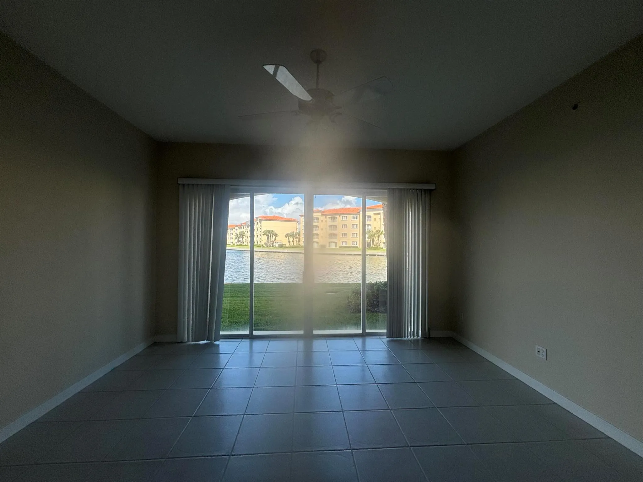 17 Harbour Isle Drive W, #103