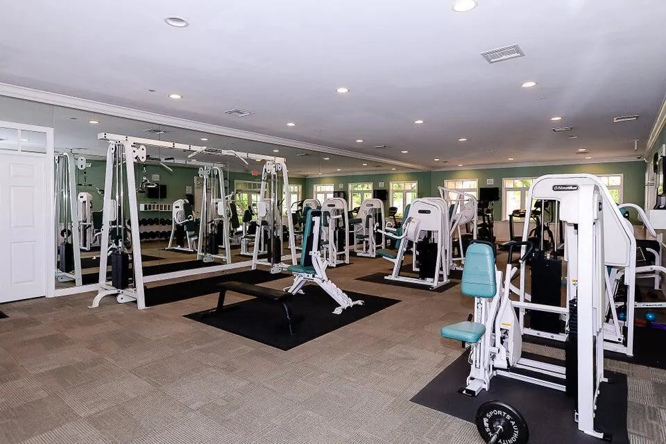 17 Harbour Isle Drive W, #103