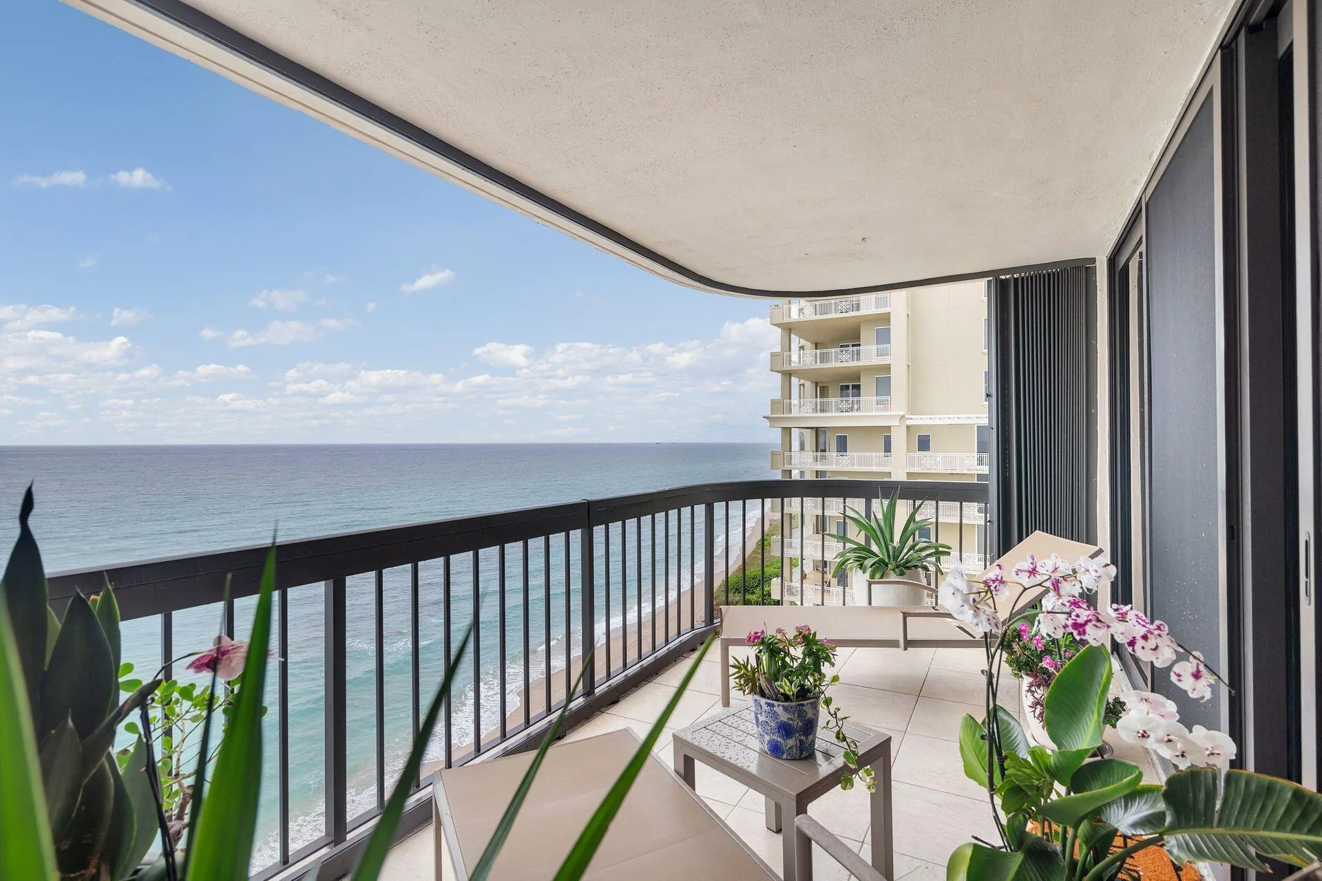 5380 N Ocean Drive, #9d