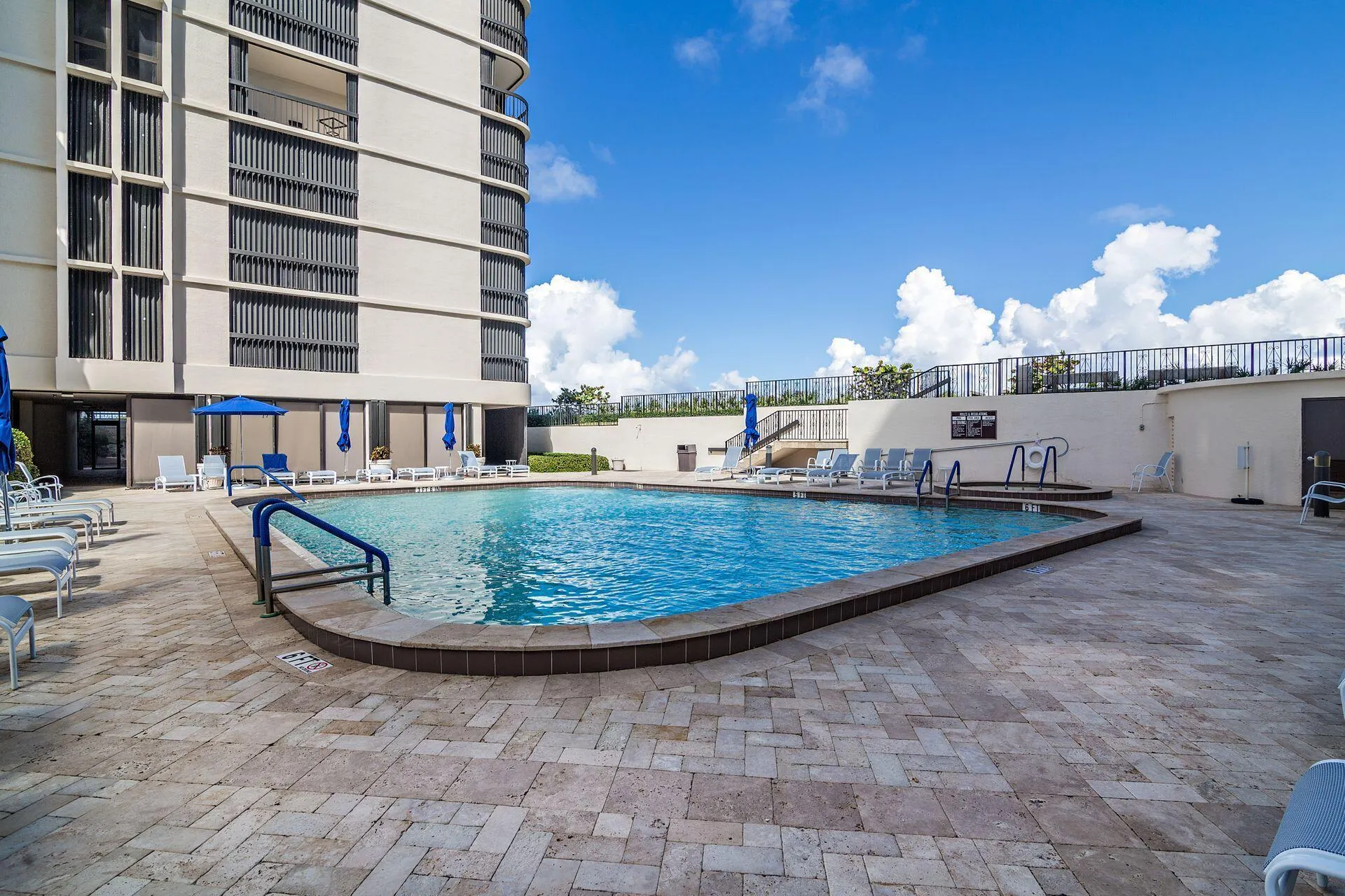 5380 N Ocean Drive, #9d