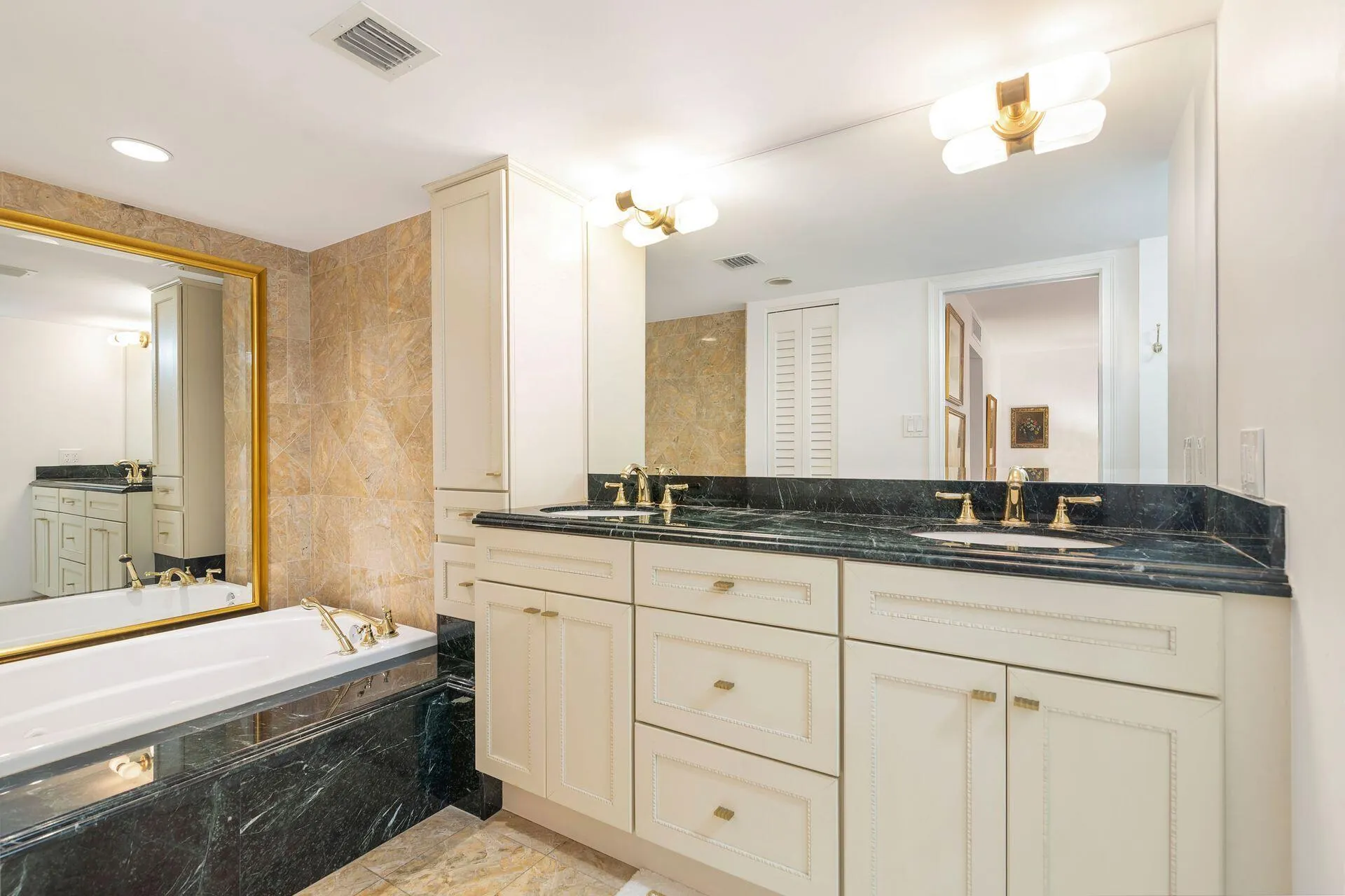 5380 N Ocean Drive, #9d