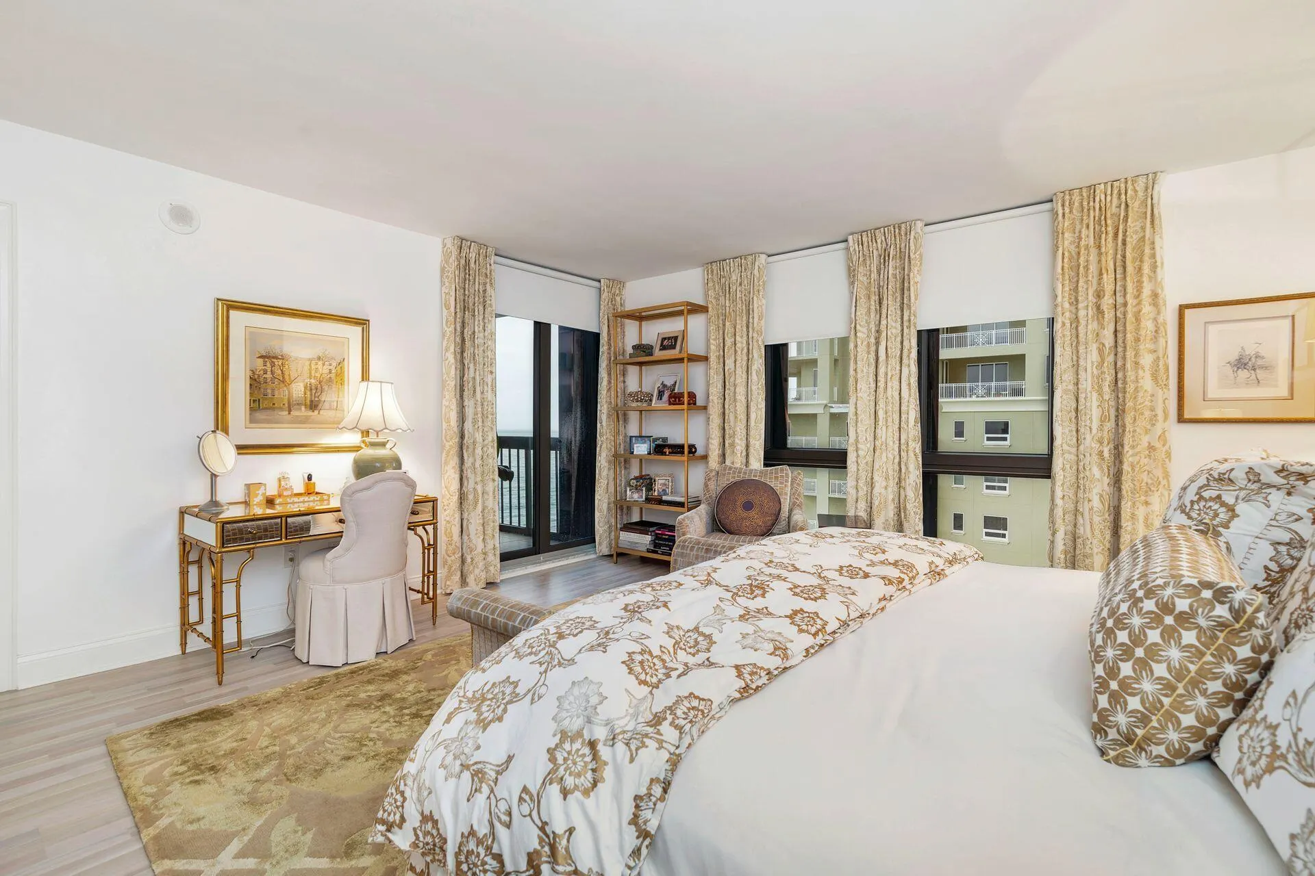 5380 N Ocean Drive, #9d