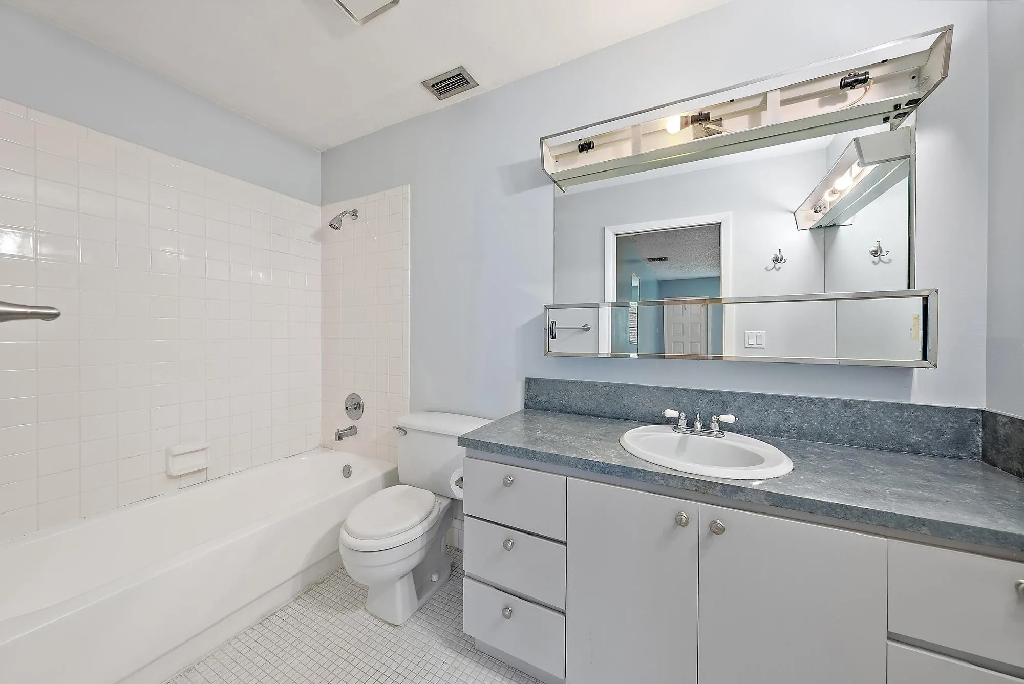 5270 Nesting Way, #B