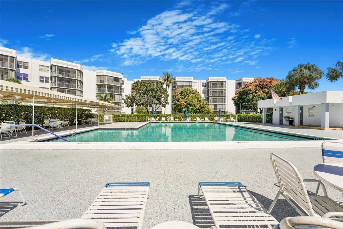 6400 NW 2nd Avenue, #123