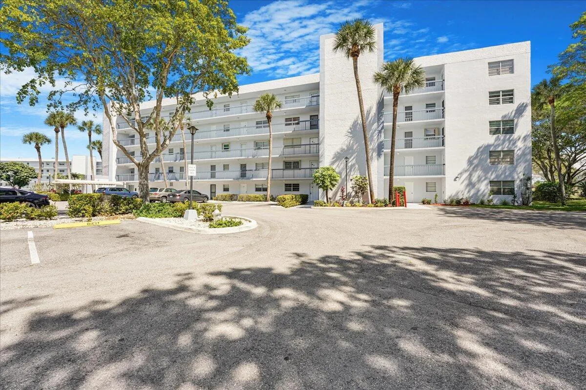6400 NW 2nd Avenue, #123