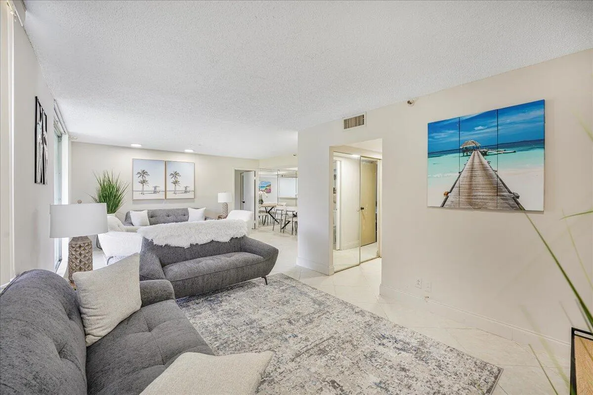 6400 NW 2nd Avenue, #123