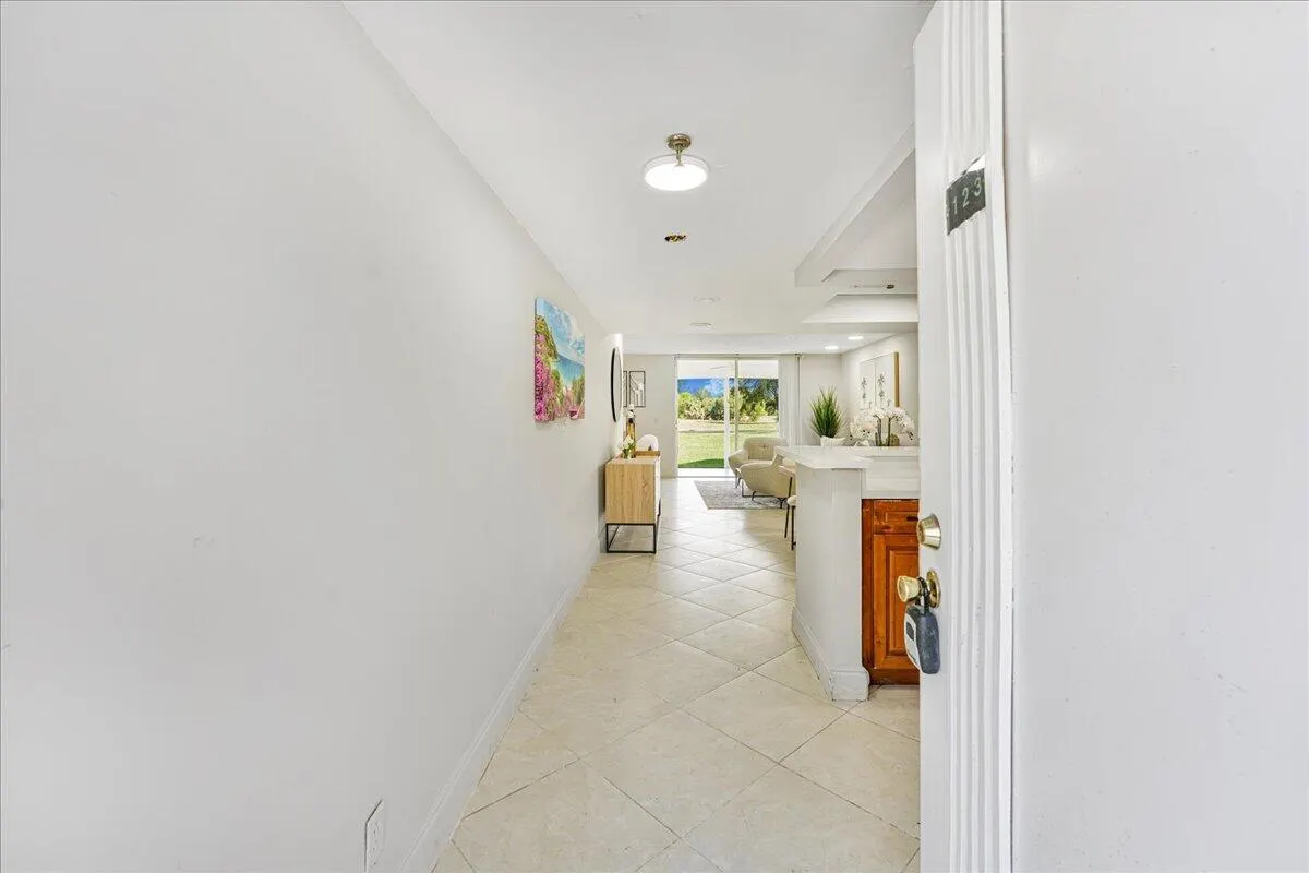 6400 NW 2nd Avenue, #123