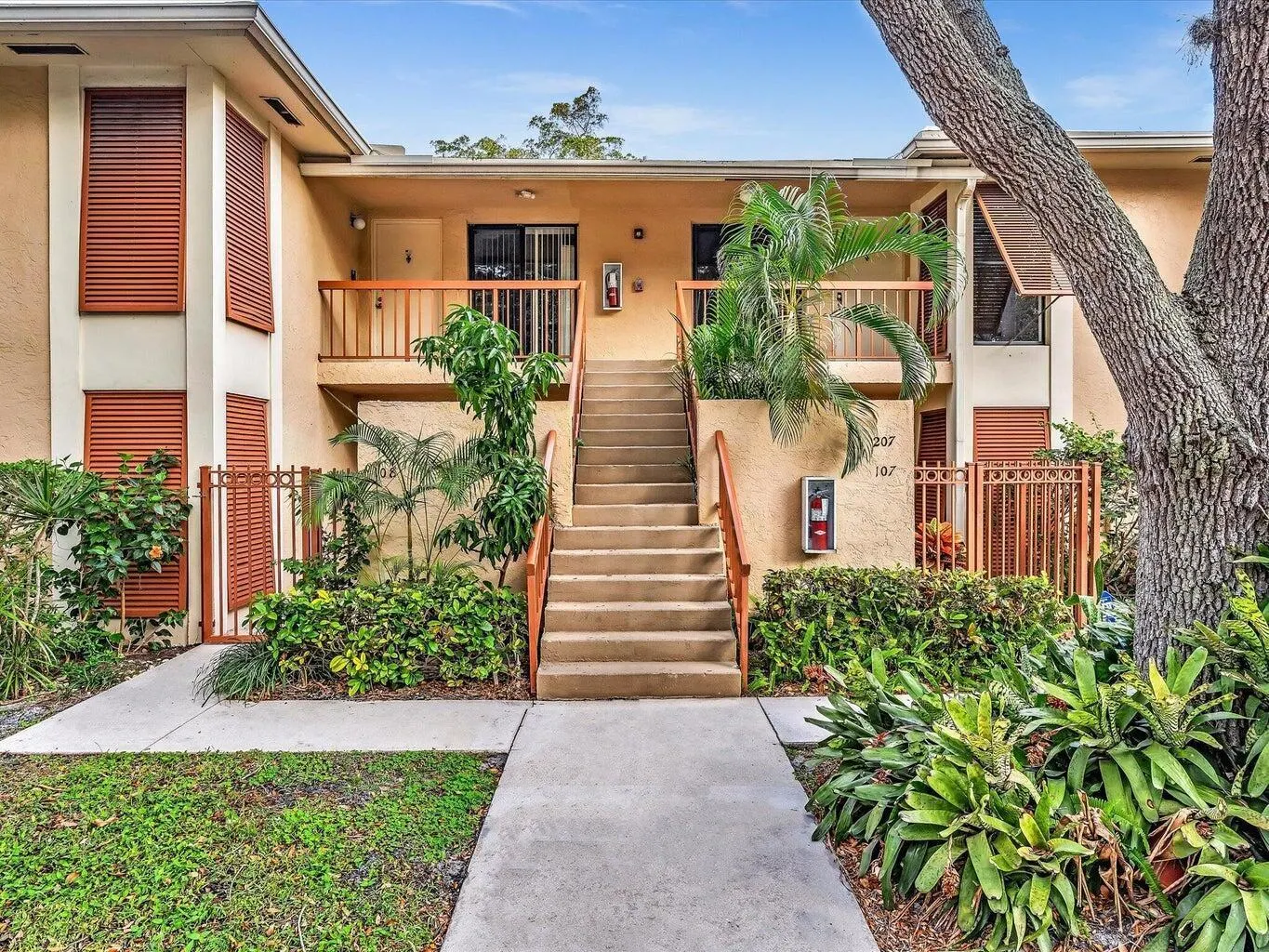 3939 NE 5th Avenue, #B203