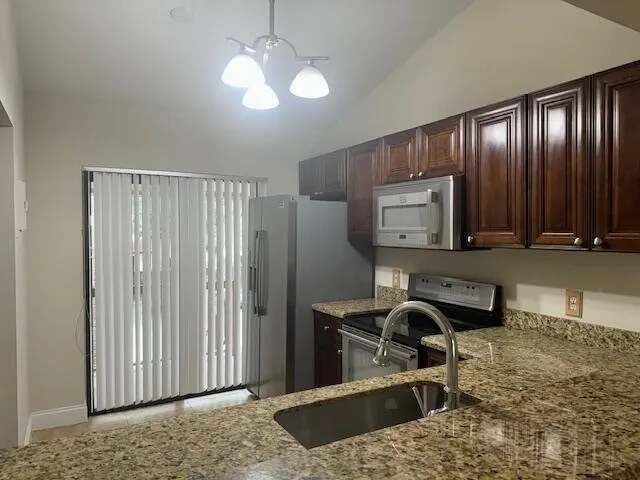 3939 NE 5th Avenue, #B203