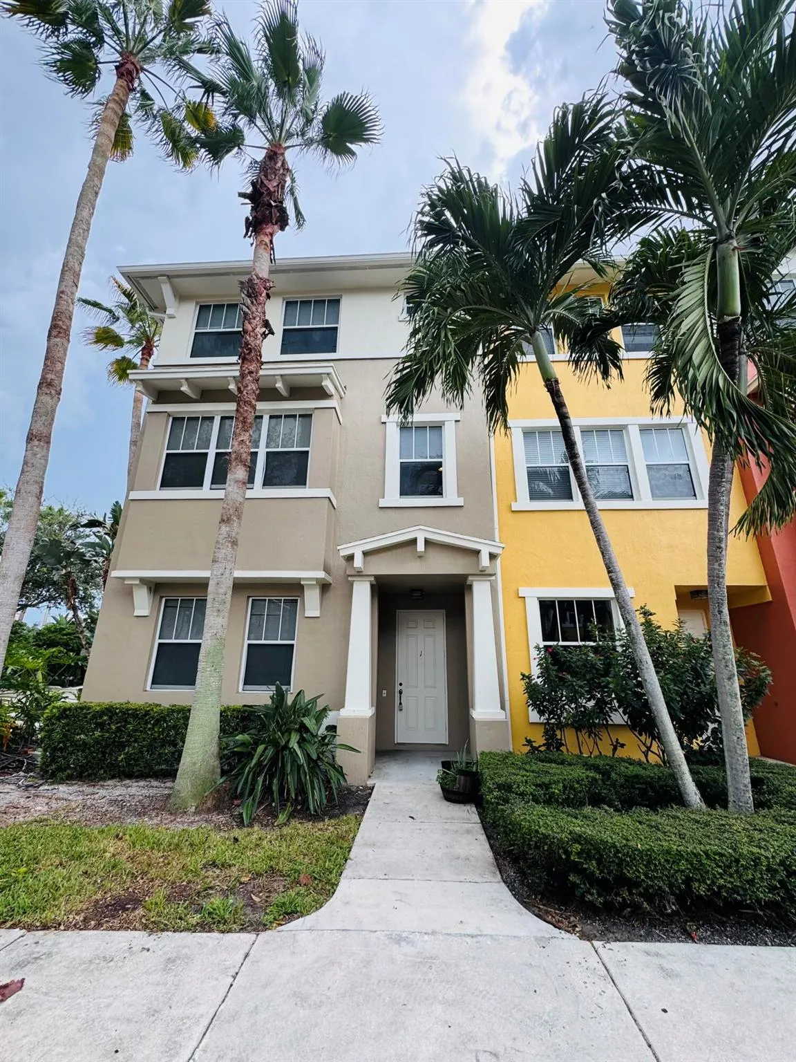 441 Amador Lane, #1