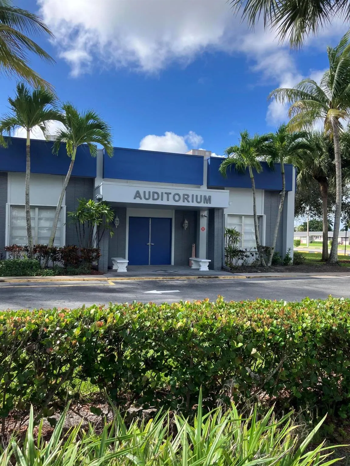 5263 Cresthaven Boulevard, #A