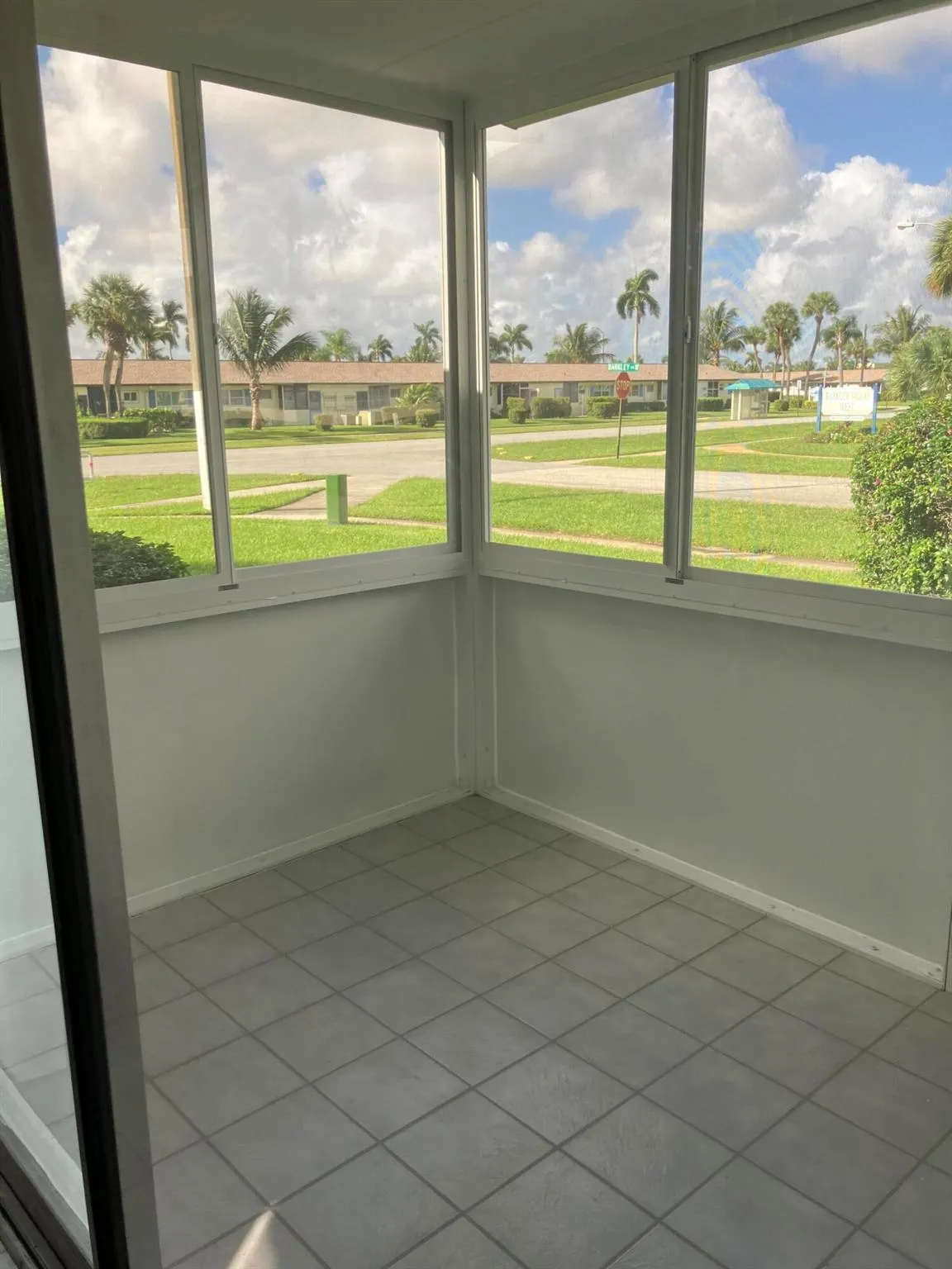 5263 Cresthaven Boulevard, #A