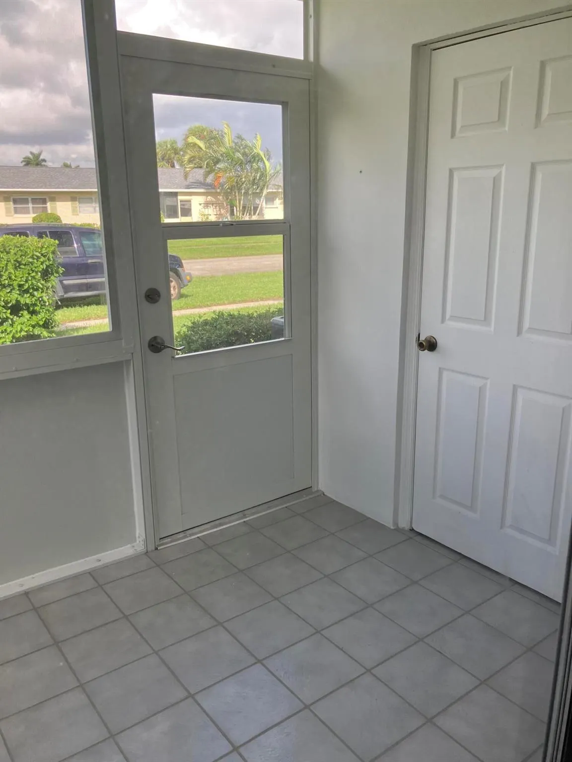 5263 Cresthaven Boulevard, #A