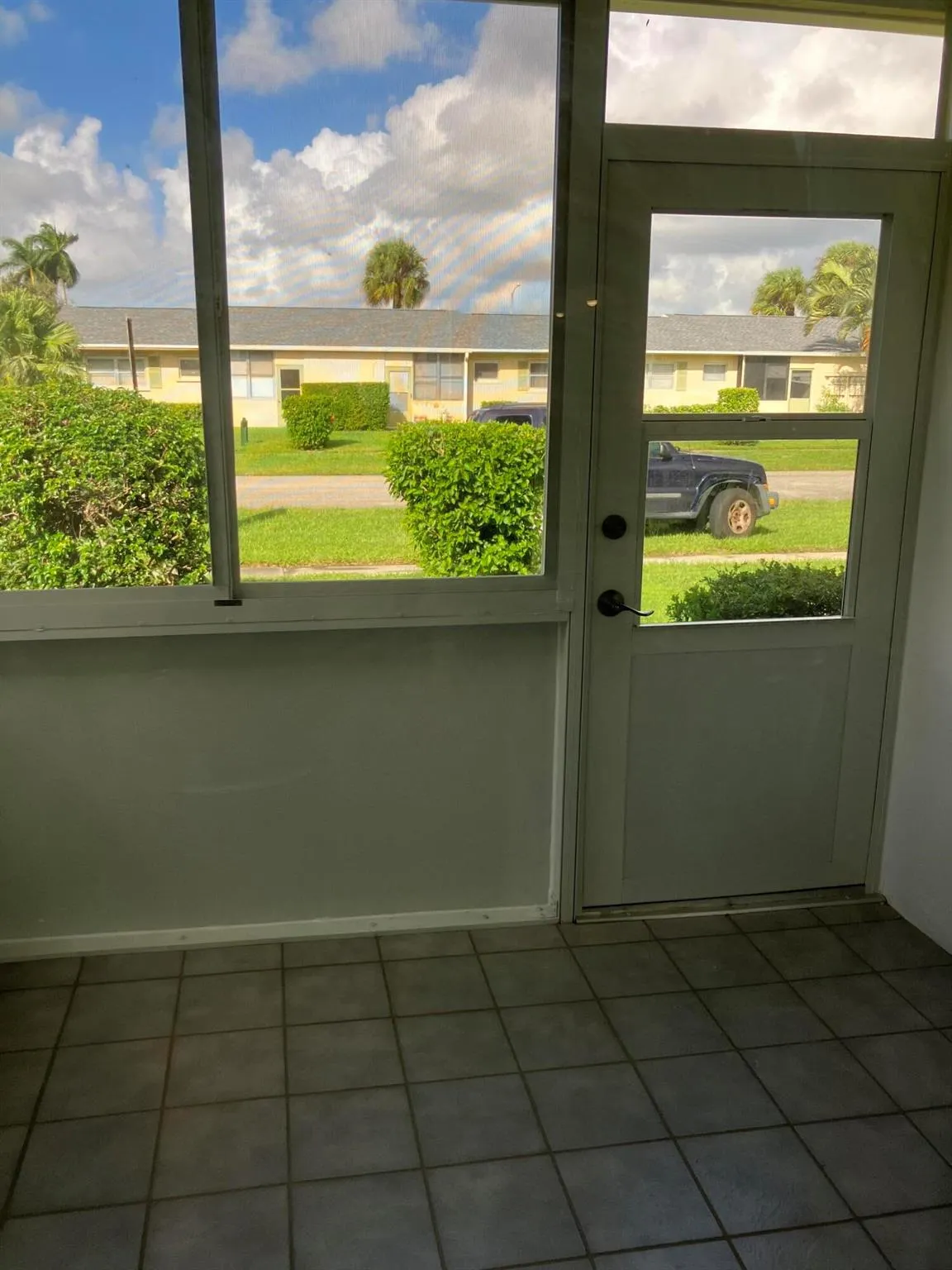 5263 Cresthaven Boulevard, #A