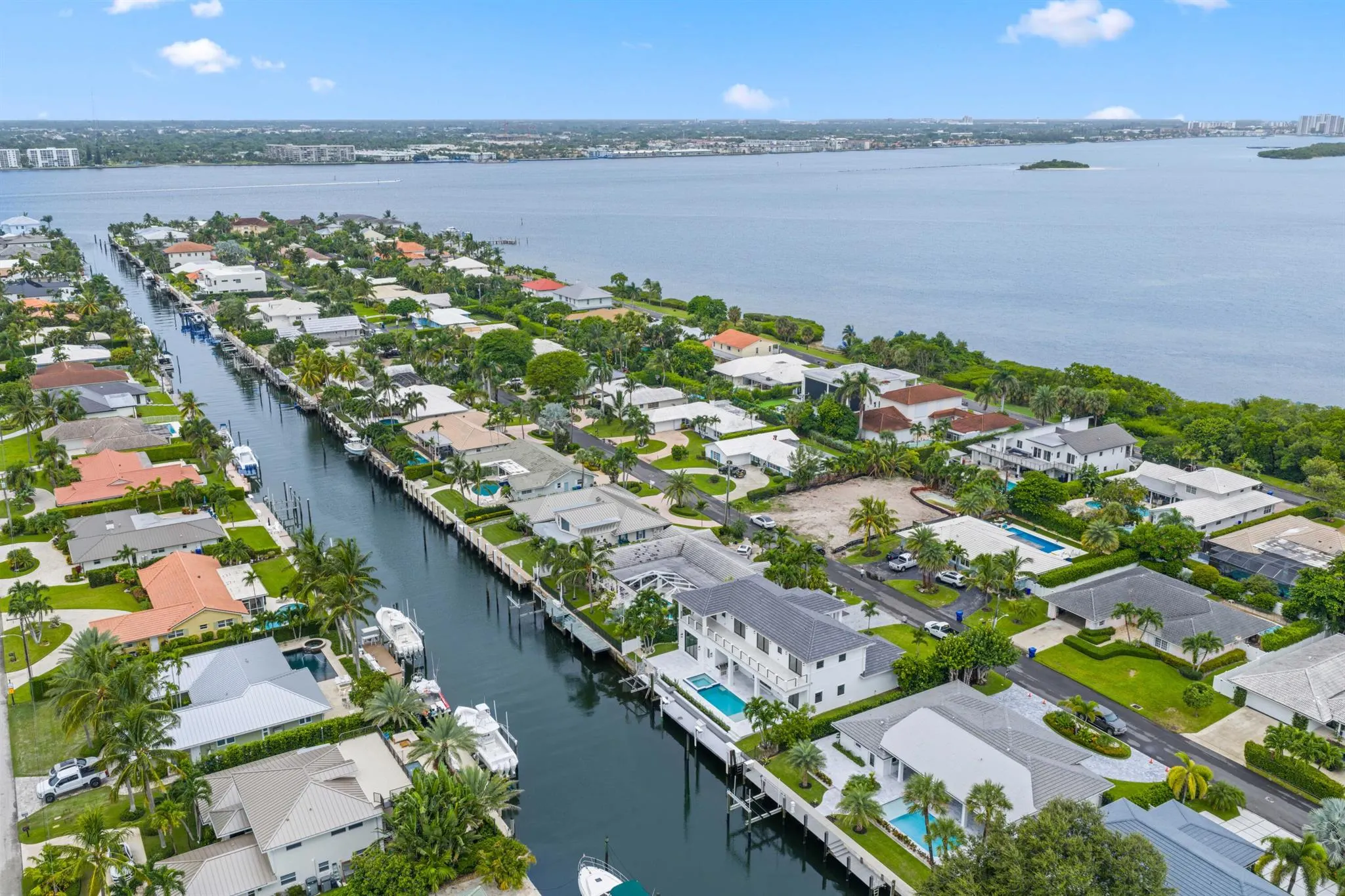 1211 Gulfstream Way