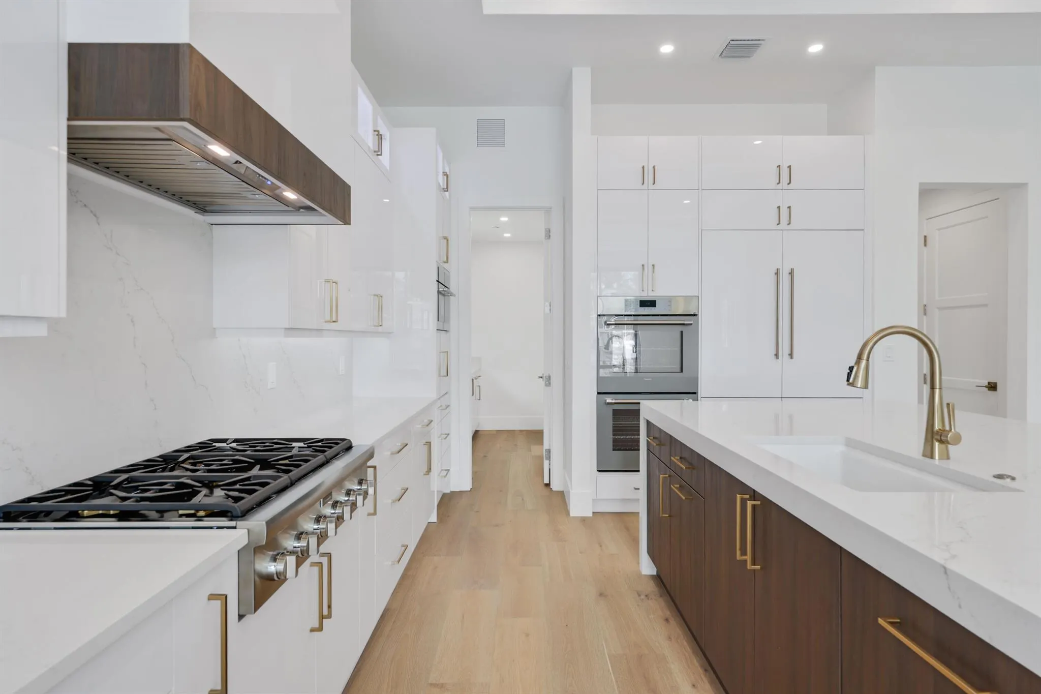 1211 Gulfstream Way