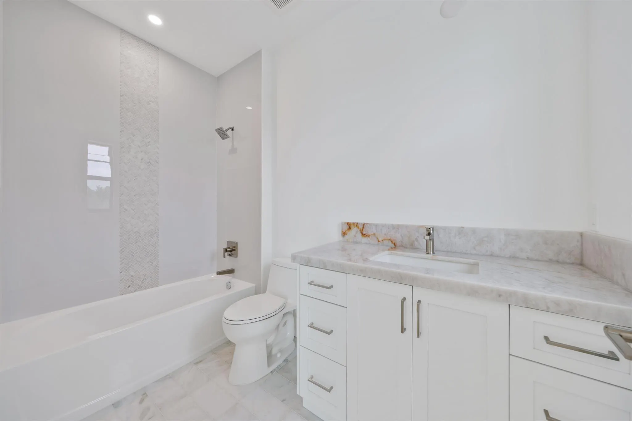 1211 Gulfstream Way