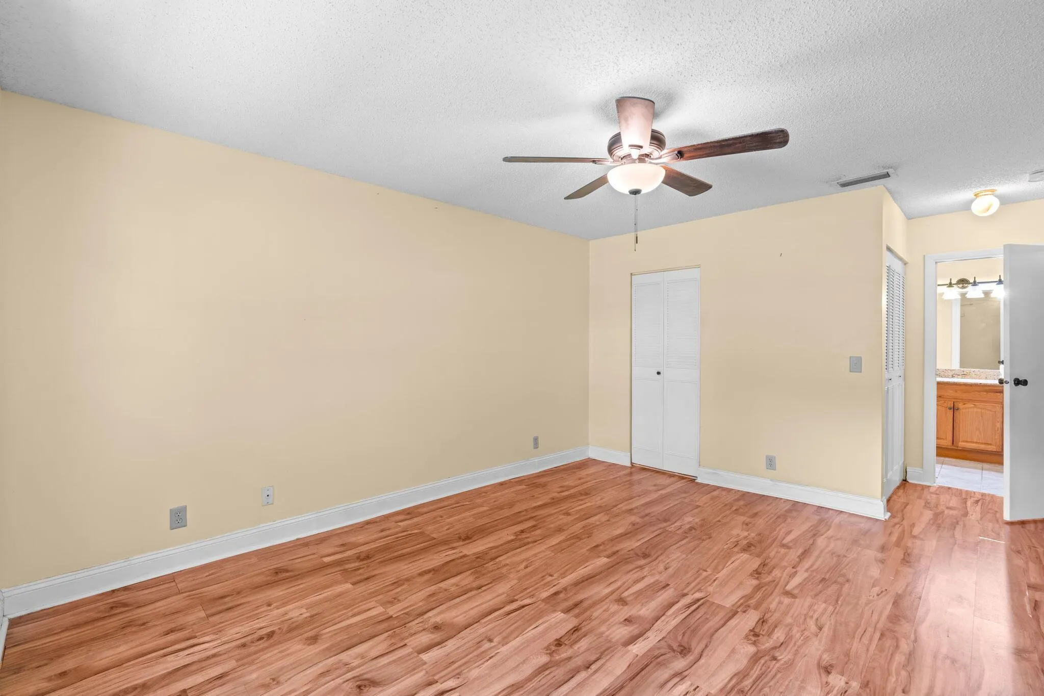 5850 NW 57th Avenue, #5