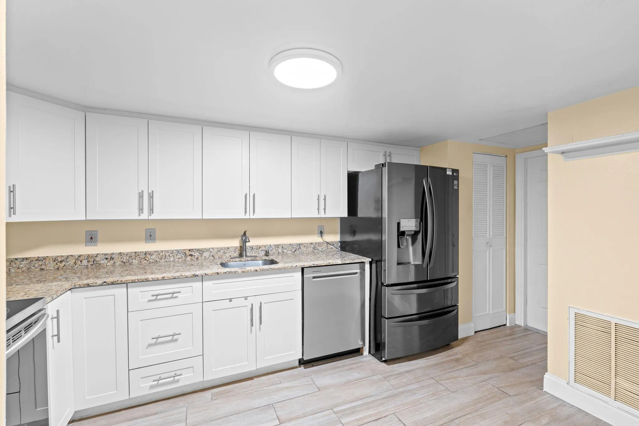 5850 NW 57th Avenue, #5