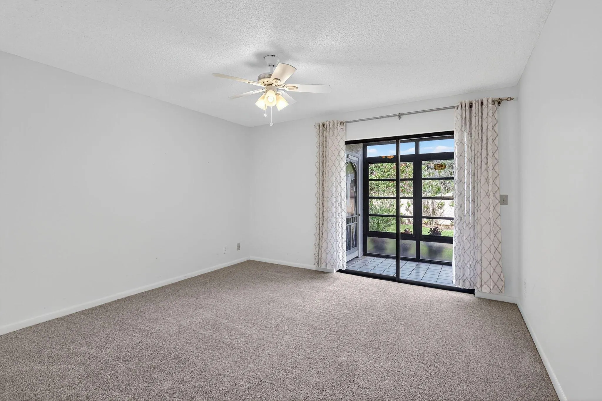 181 SW South River Drive, #106