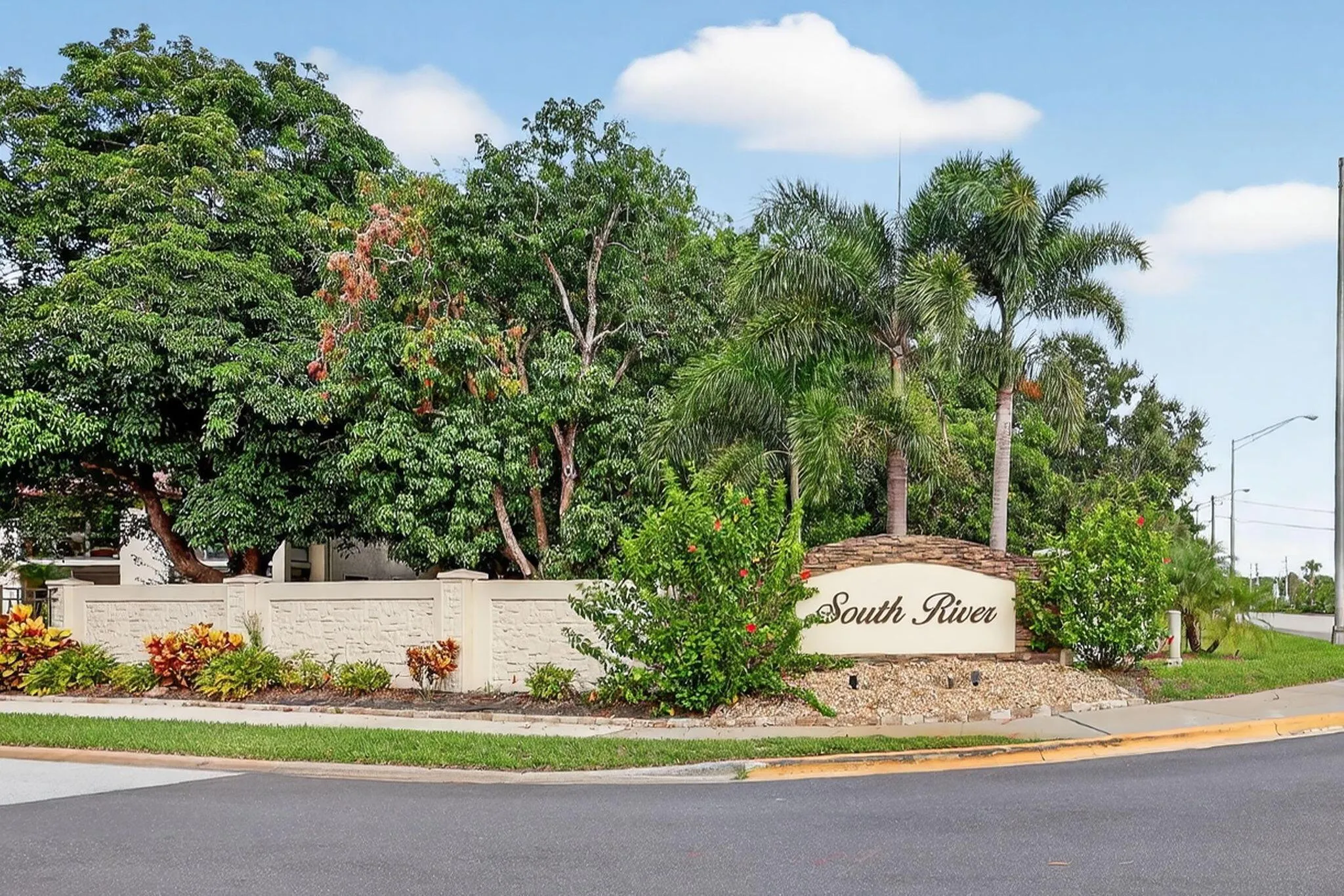 181 SW South River Drive, #106