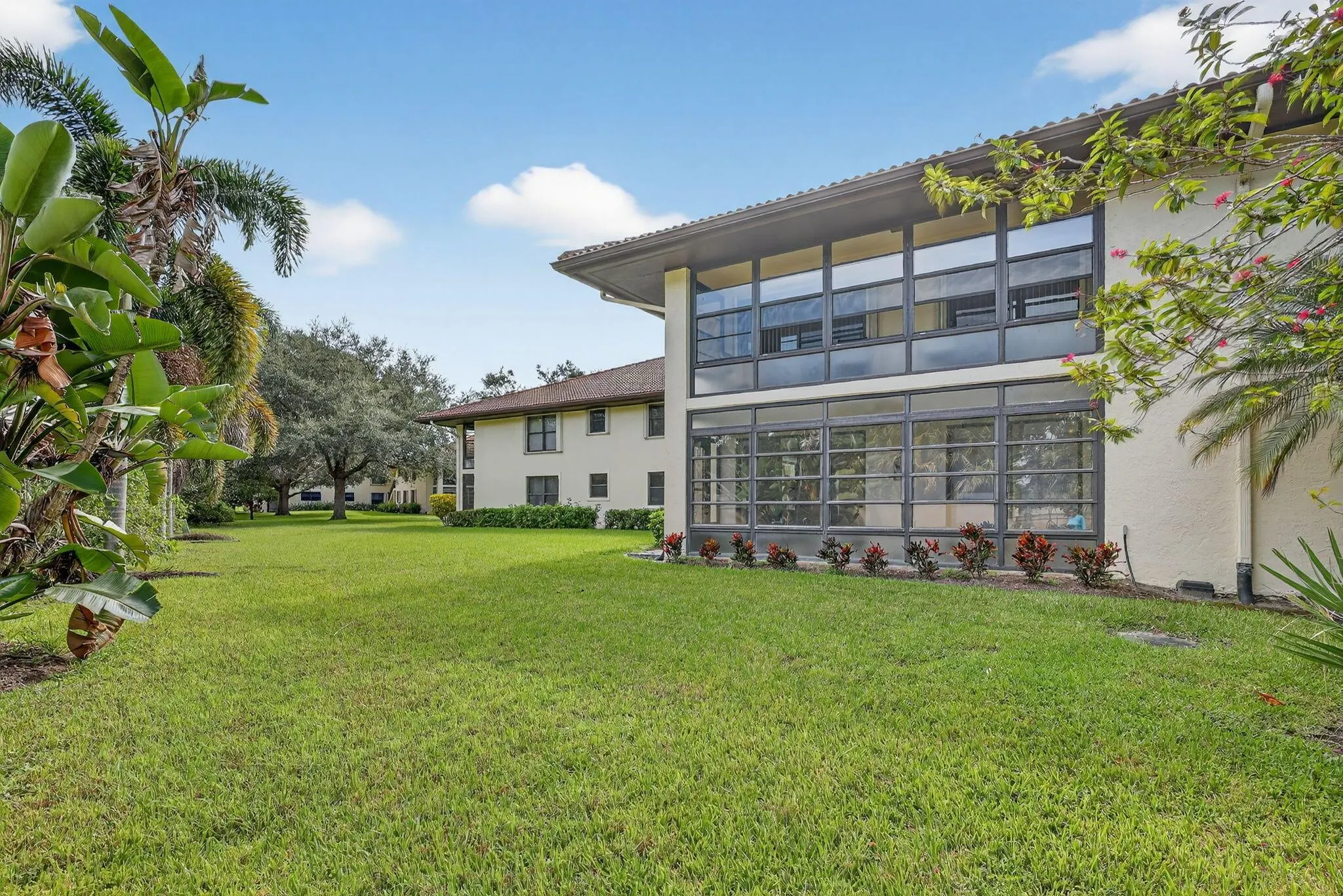 181 SW South River Drive, #106