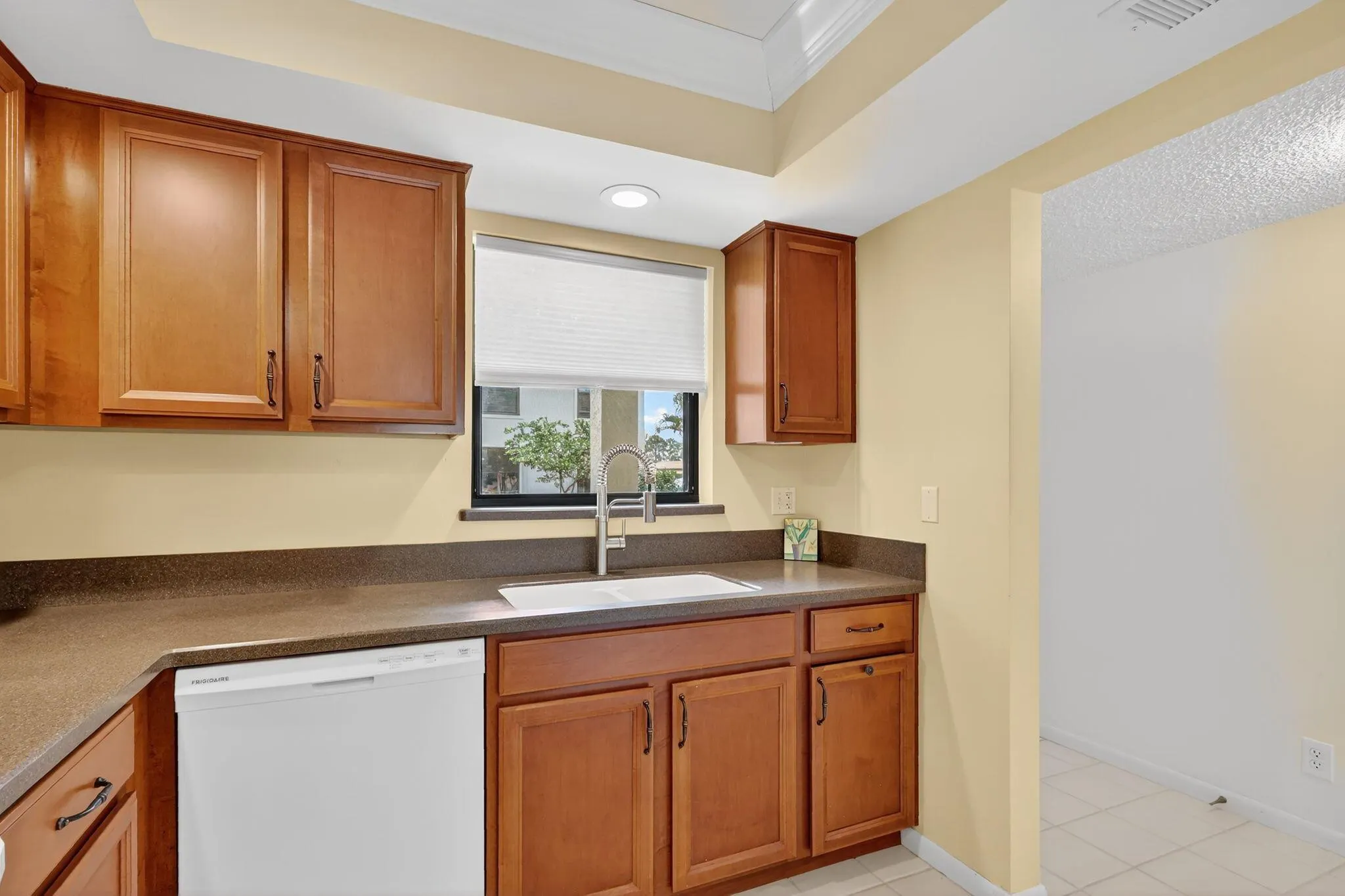 181 SW South River Drive, #106