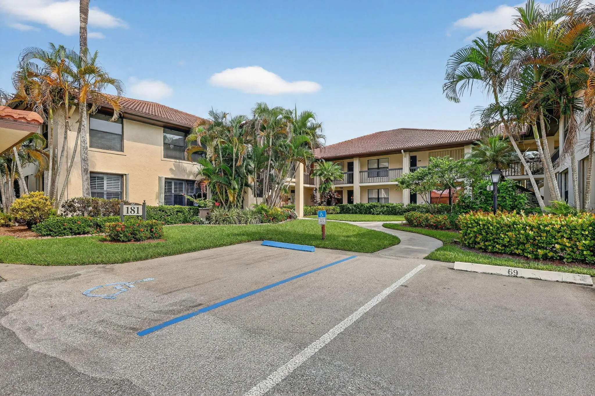 181 SW South River Drive, #106