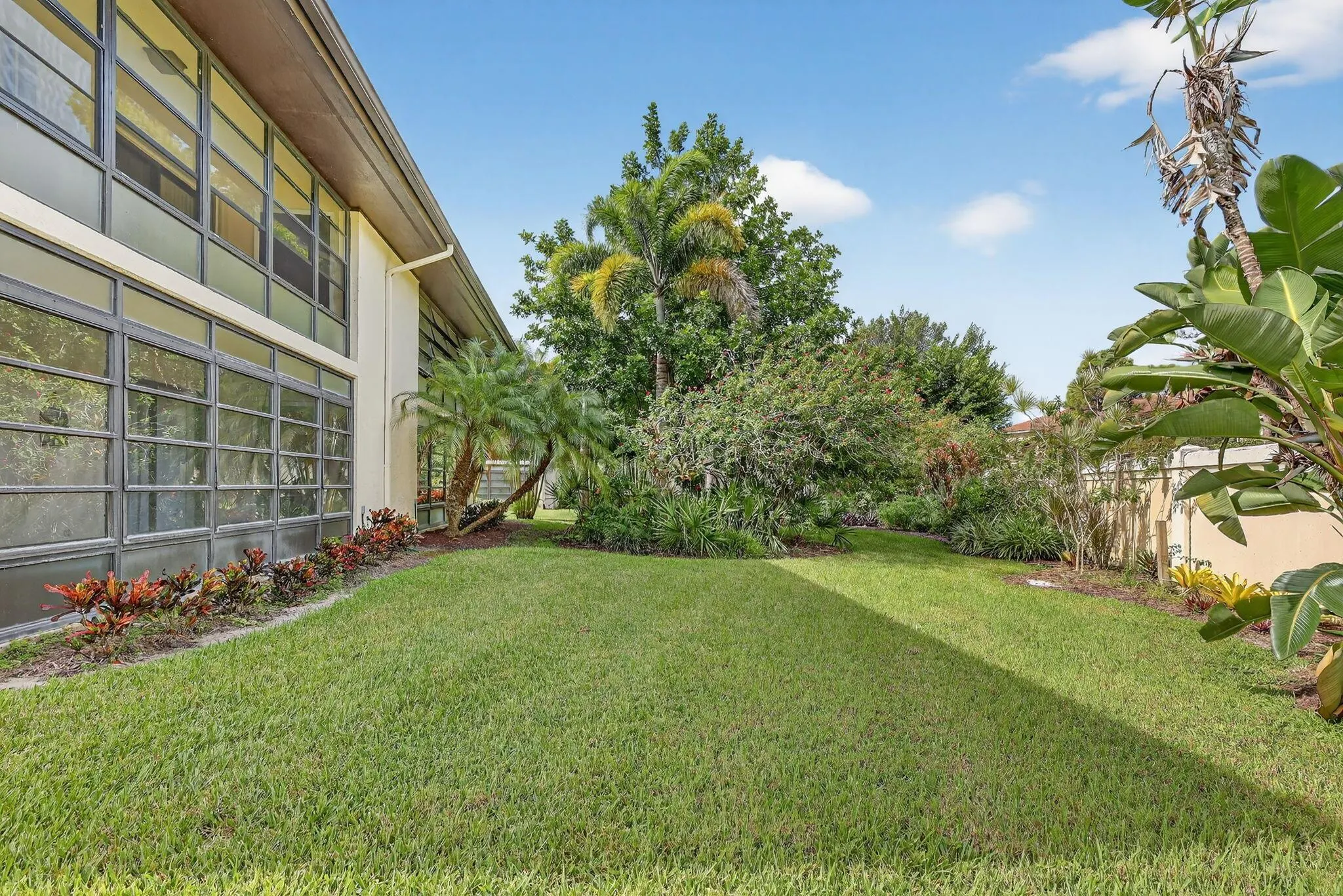 181 SW South River Drive, #106