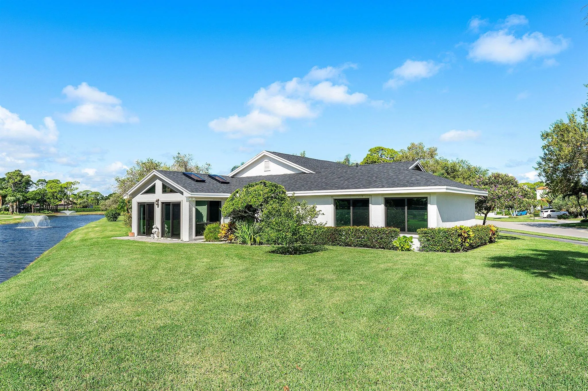 6746 Touchstone Circle