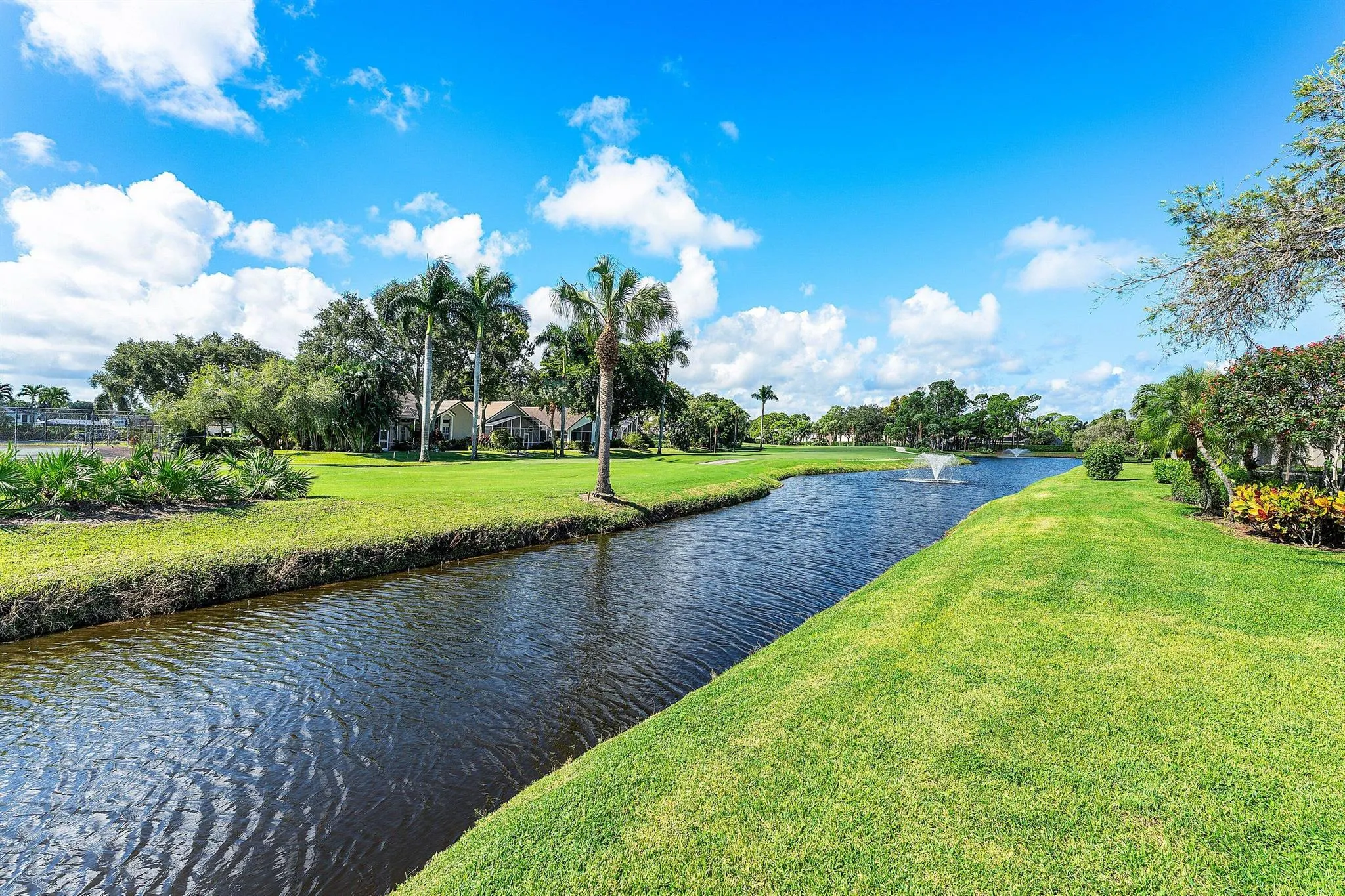 6746 Touchstone Circle