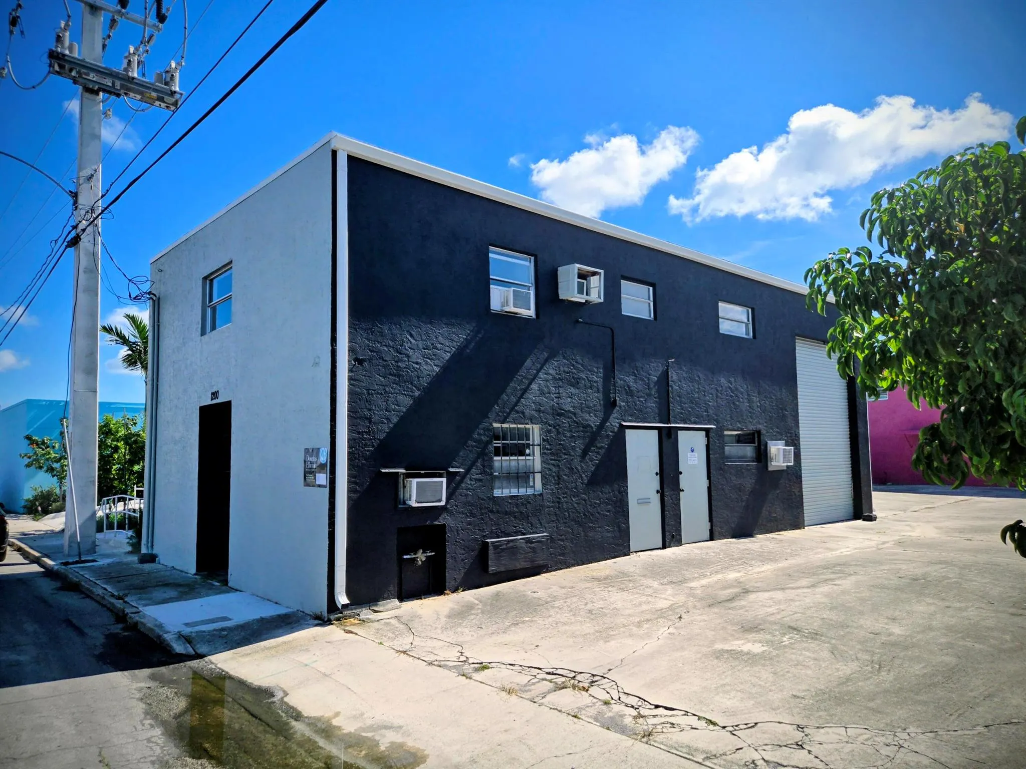 1200 Clare Avenue