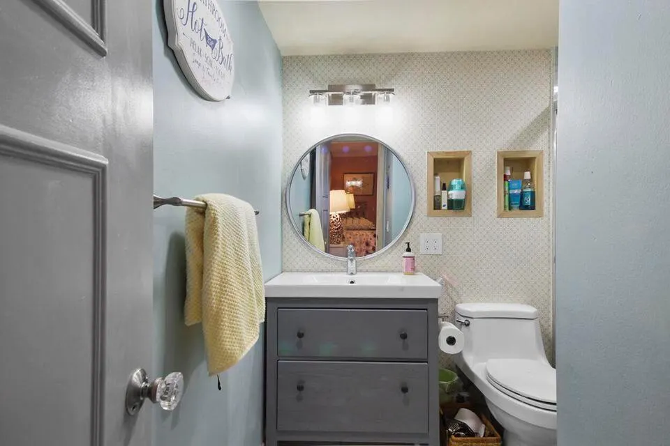 2920 Lake Osborne Drive, #103