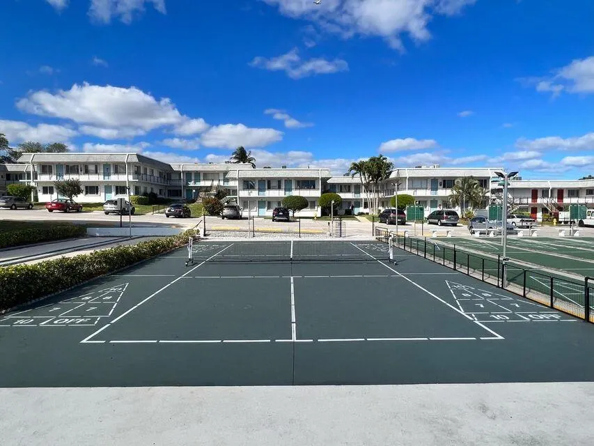 2920 Lake Osborne Drive, #103