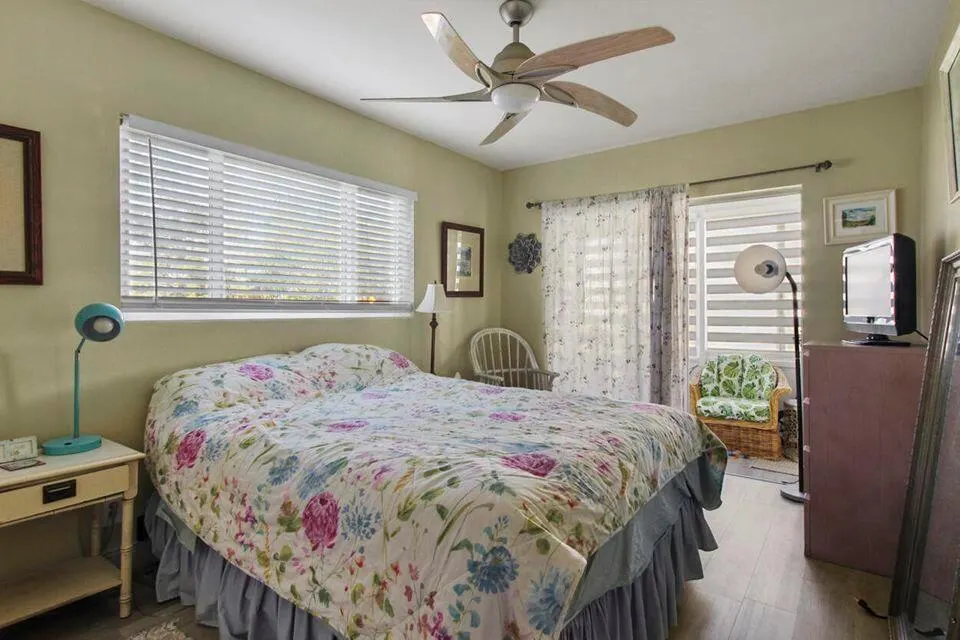 2920 Lake Osborne Drive, #103