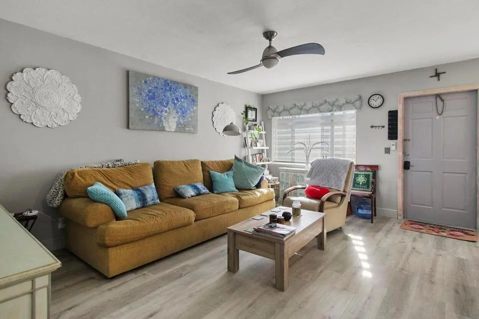 2920 Lake Osborne Drive, #103