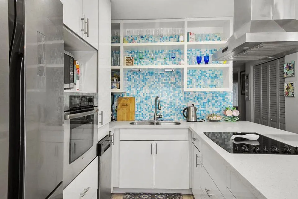 2920 Lake Osborne Drive, #103