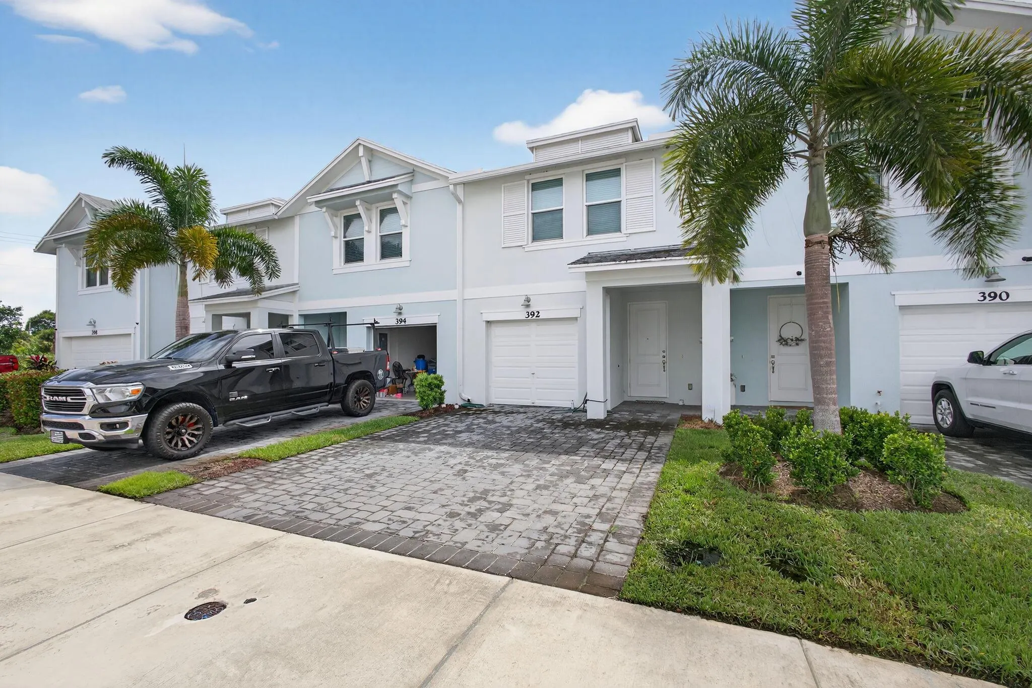392 SE Sea Hunt Way