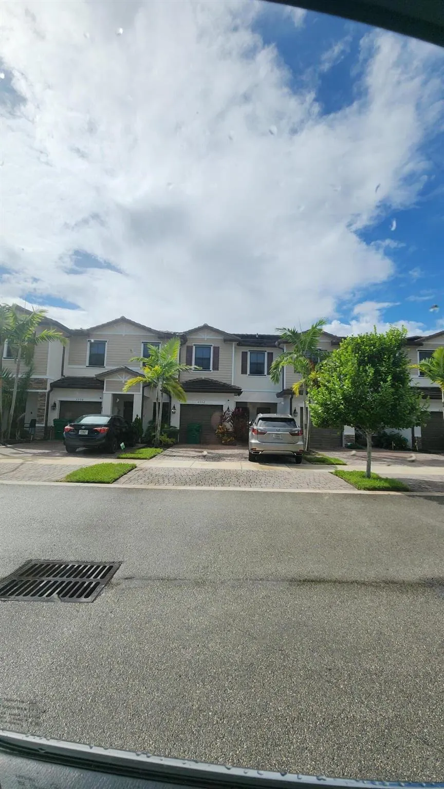6002 Clydesdale Court