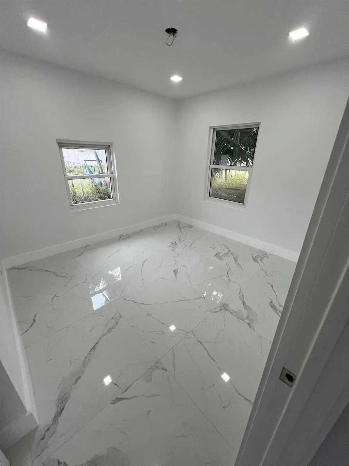 700 NW 3rd Avenue
