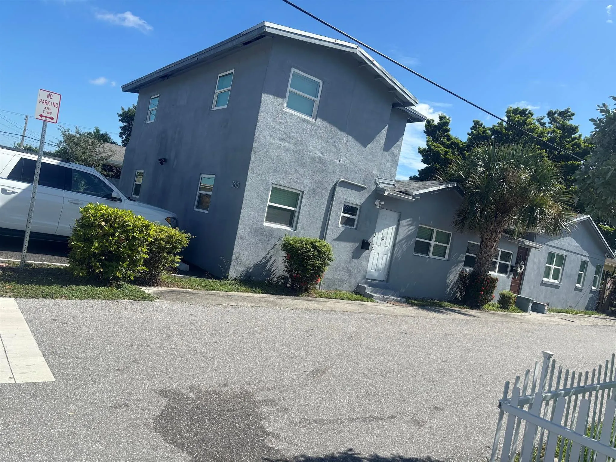 700 NW 3rd Avenue