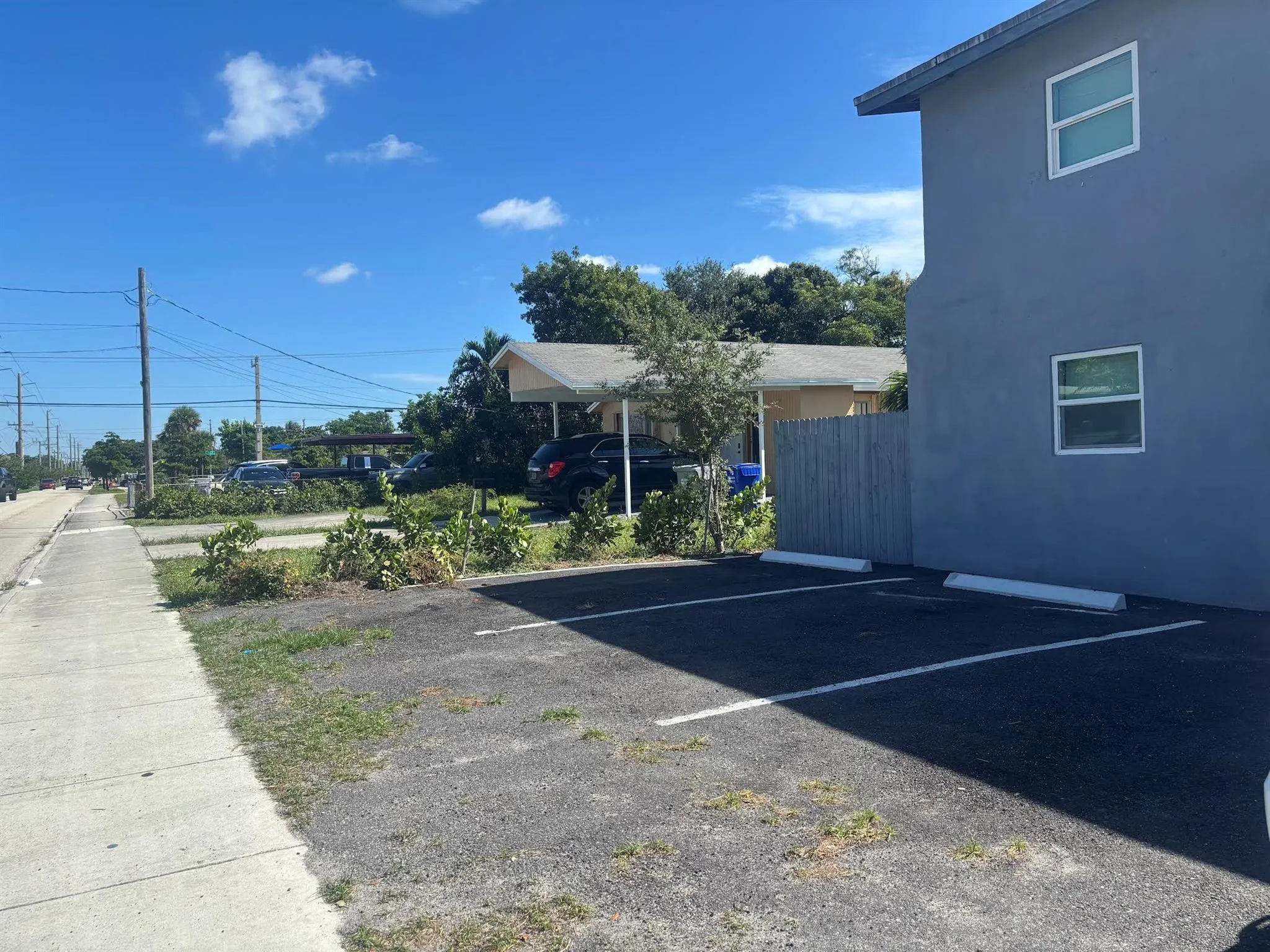 700 NW 3rd Avenue