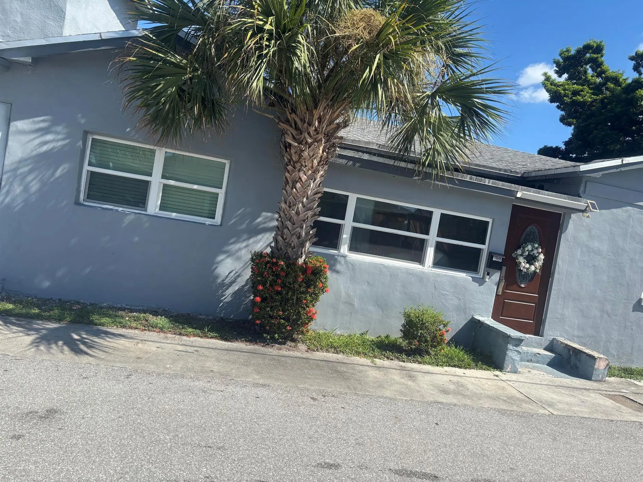 700 NW 3rd Avenue