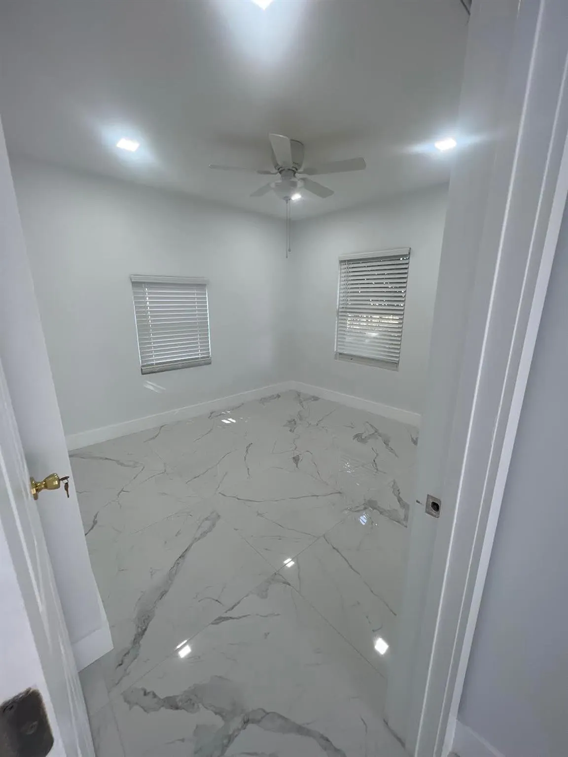 700 NW 3rd Avenue