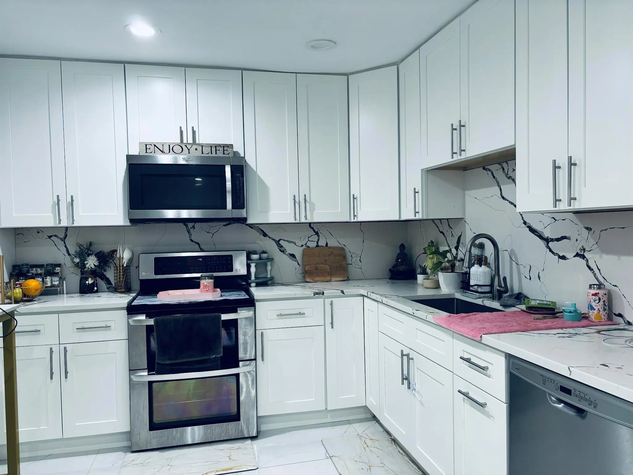 700 NW 3rd Avenue