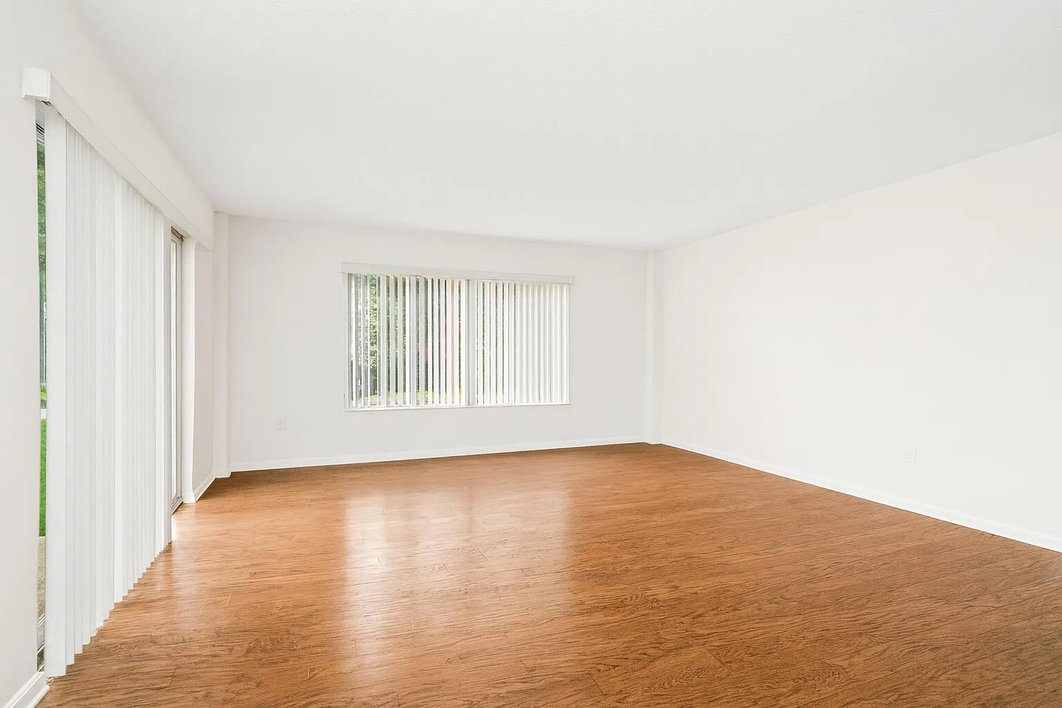 4174 Inverrary Drive, #102