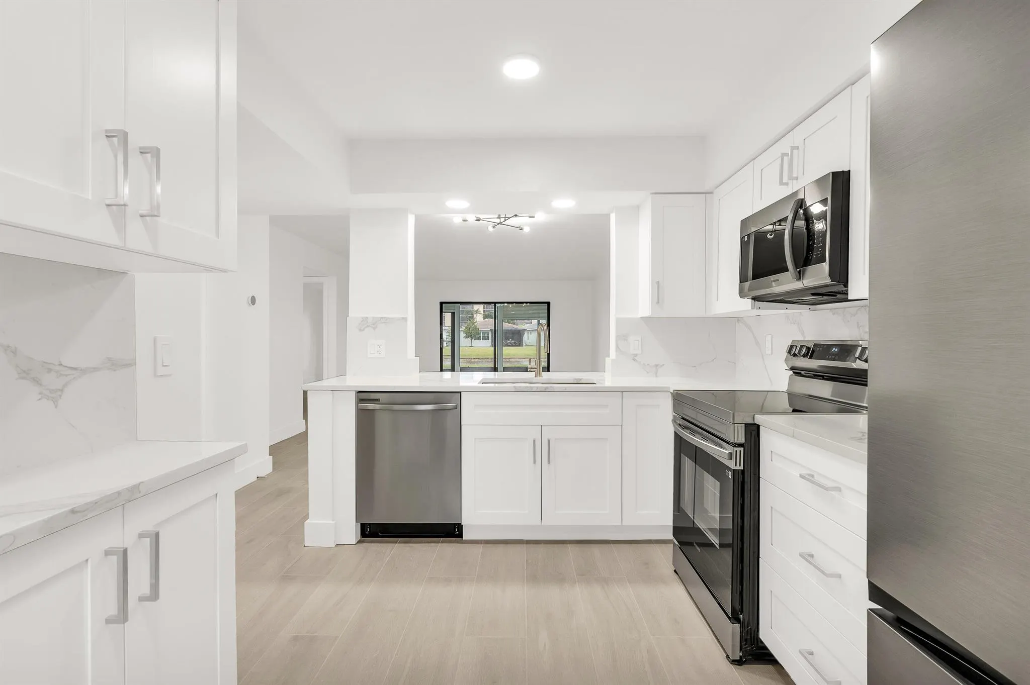 7290 Kinghurst Drive, #102